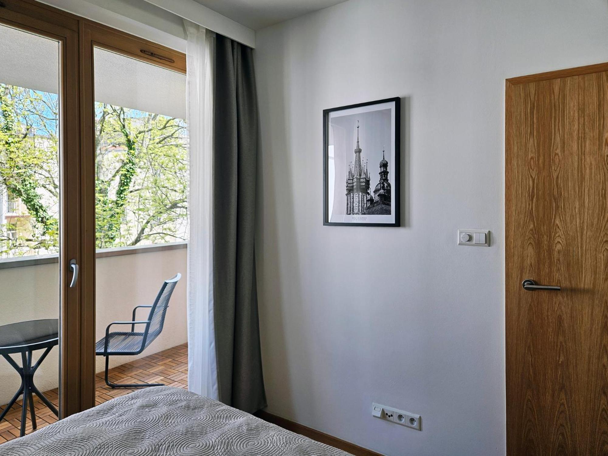 Old Town Plaza Apartment Краків Екстер'єр фото